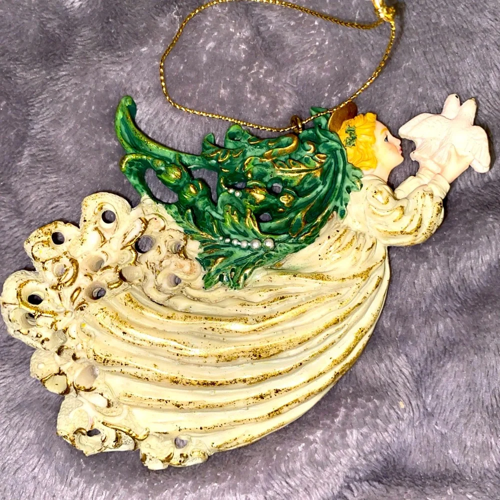Vintage Resin Angel Holding Two Turtle Doves‎ Christmas Ornament
